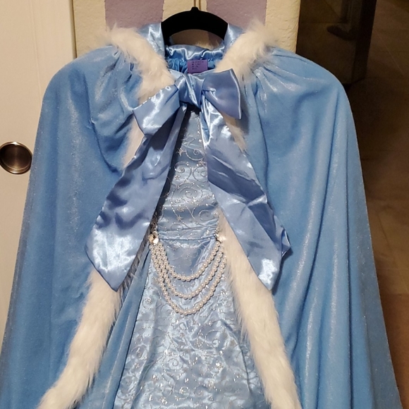 Beautiful Princess 👸 Dress 👗 - Picture 1 of 8